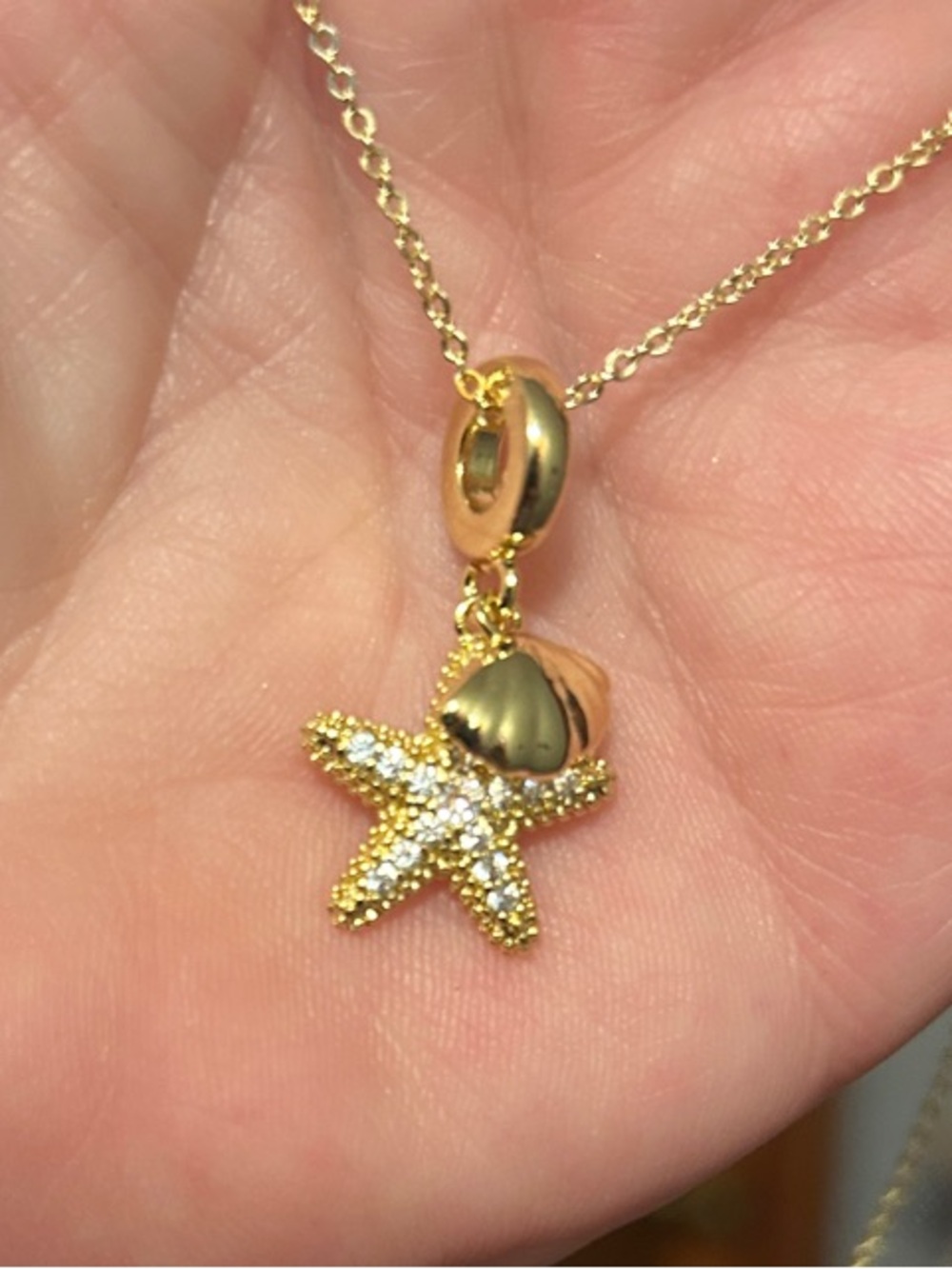Gold Starfish & Shell Pendant Necklace NEW - Picture 3 of 4